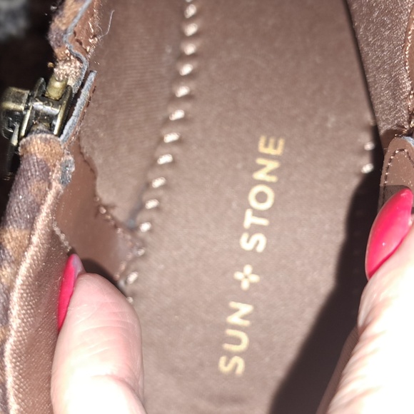 Sun & Stone Animal Print Side Zip Booties. Size 7W - Picture 6 of 7